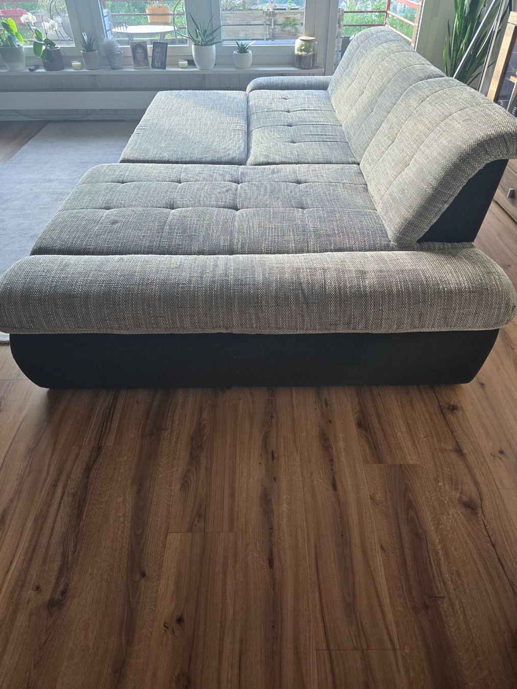Sofas: Grau Schwarzes Sofa – D'occasion à St. Gallen par lucamuzzi 1