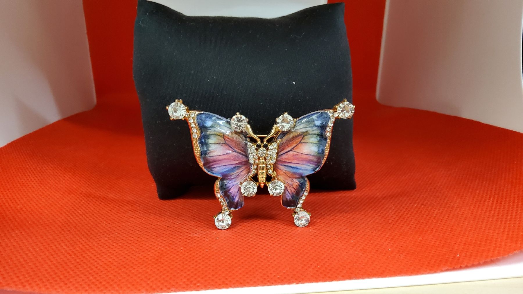 Spille & Fermagli: Schmetterling Brosche vergoldet mit Steinen  – Nuovo (secondo la descrizione) da Herisau venduto da Nluanalucas