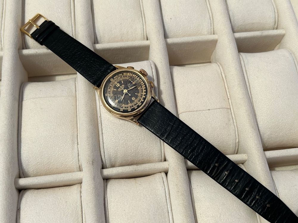 Iconic Link - Montre en or pour femme avec cadran noir | DW