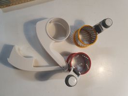 Käseraffler mit zwei Einsätzen