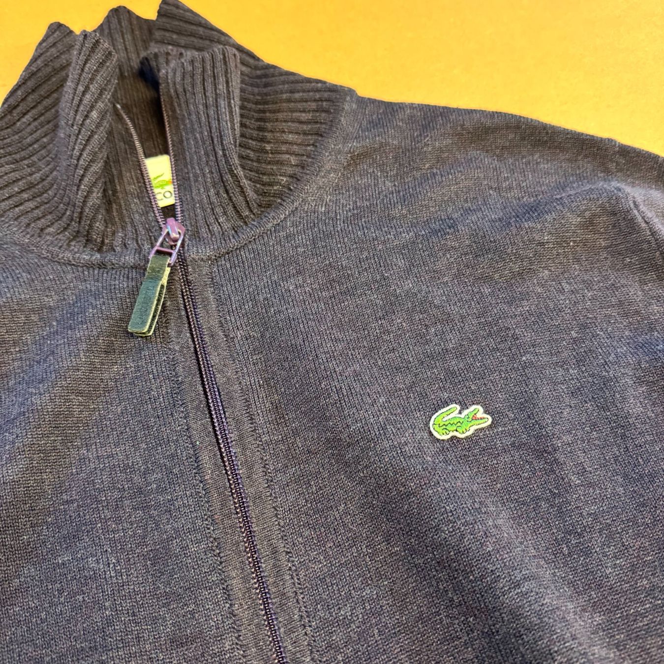 Lacoste Jacken: Lacoste vintage purple Woolmark zip-up 90s retro strickpull – Gebraucht aus St. Gallen von sourced_limited 1