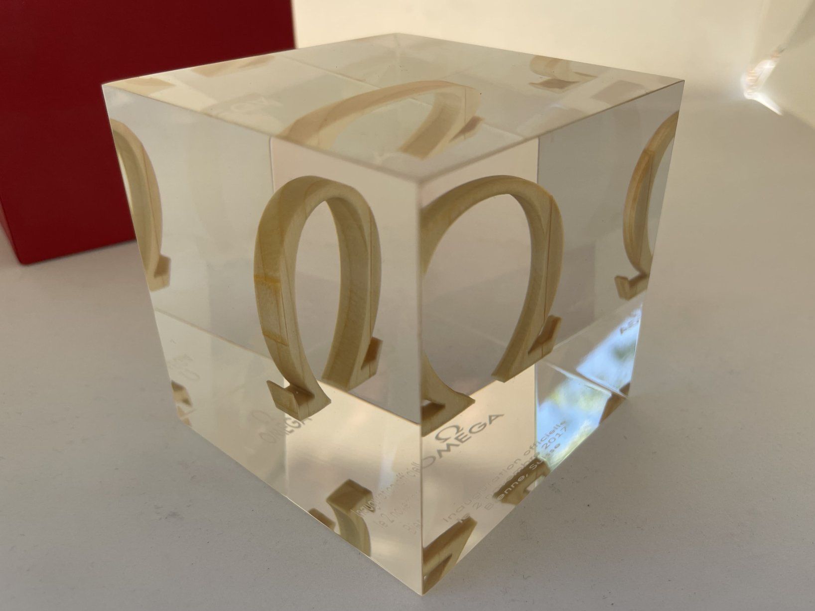 Omega Uhren: Omega rare presse-papier cube inauguration 2017. Neuf – Neu und originalverpackt aus Bôle von soleil778