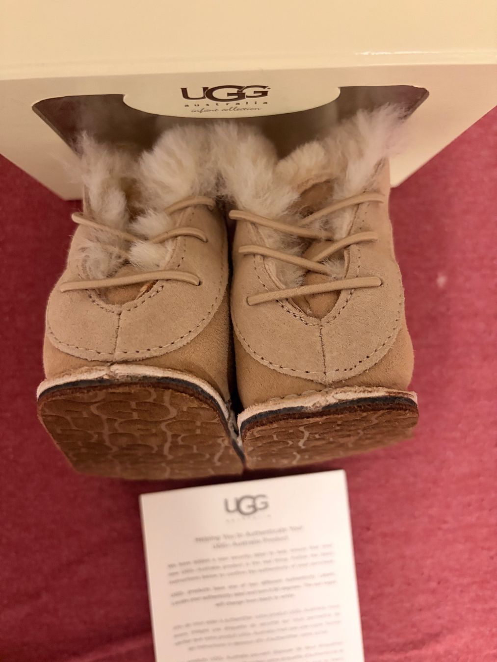 Ugg Scarpe per ragazzi: Original UGG Baby Boots – Nuovo (secondo la descrizione) da Diegten venduto da Pef_Petra 1