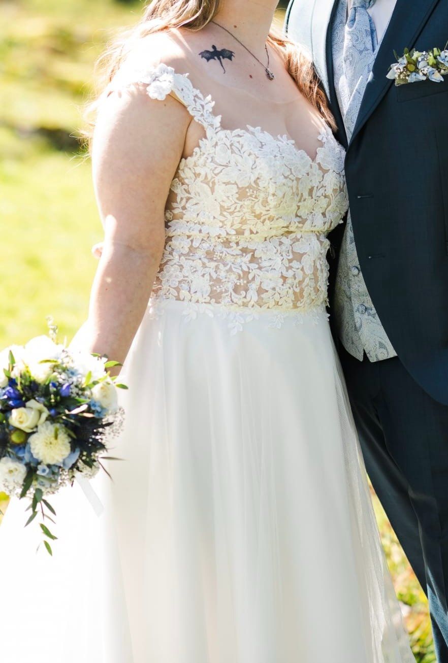 Kleider: Secondhand Brautkleid Bianco Evento "Alice", Grösse 52 – Gebraucht aus Brunnen von Herzig-Brautmode 1