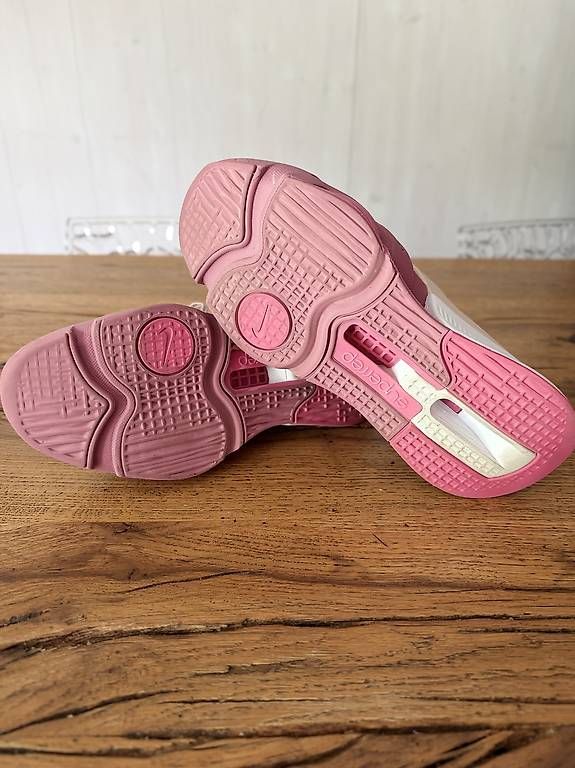 Nike Scarpe da donna: Nike Supereep Sneacker Gr. 42 – Usato da Wiesendangen venduto da stdlea 2