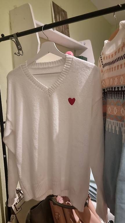 Lotti di vestiti: Wunderschönes Pullover Set für den Herbst/Winter, Grösse M – Usato da Zürich venduto da Ralaualiyas 1