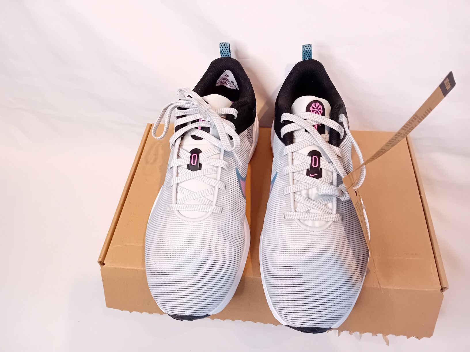 Nike Scarpe da donna: Nike Downshifter 12 Sneaker Gr.40   Damen  Grau Neu – Nuovo (secondo la descrizione) da Schweizersholz venduto da freyle1 3