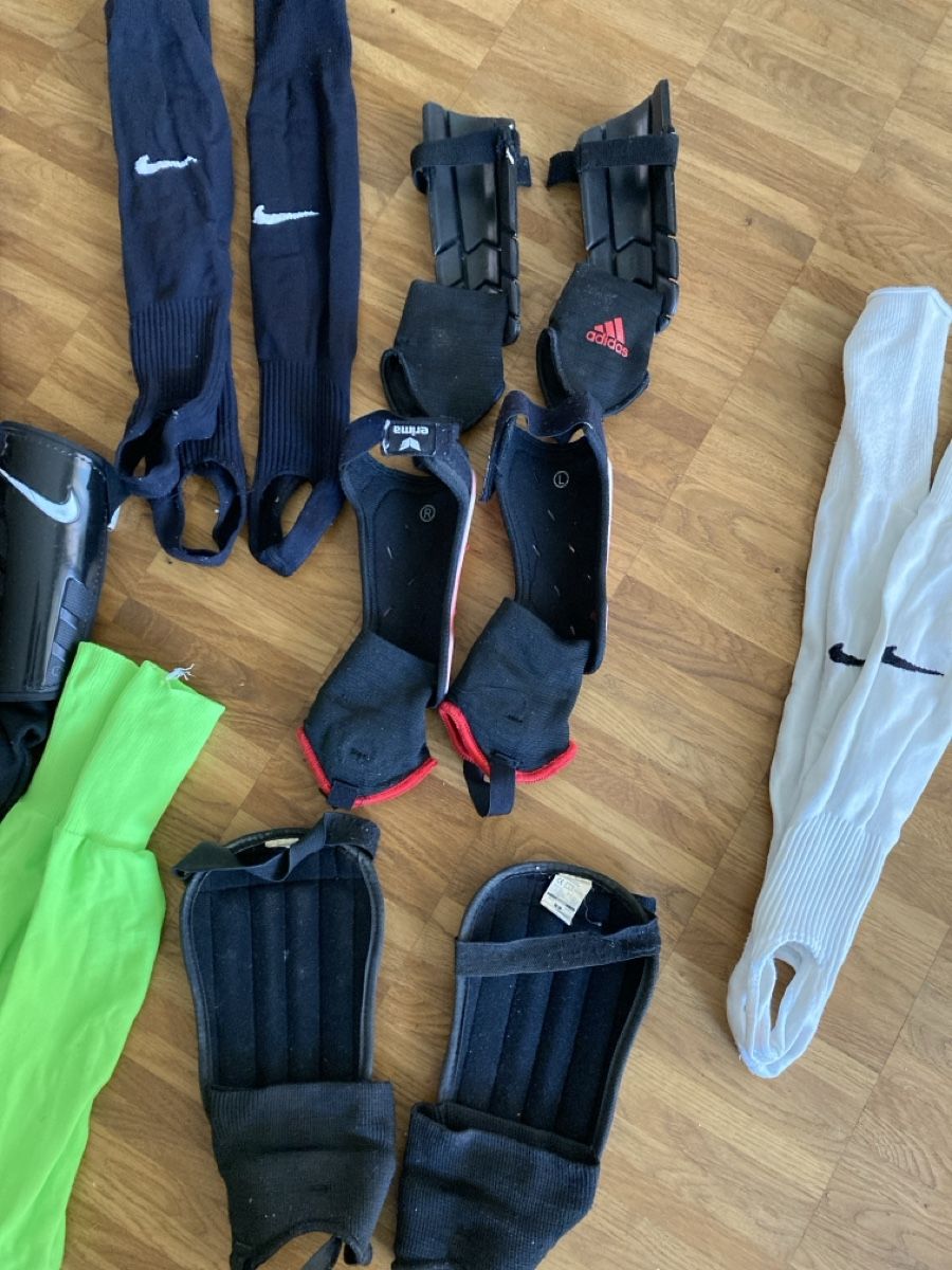 Nike Schutz & Schoner: Schienbeinschoner Stulpen Kinder – Gebraucht aus Männedorf von Larimar4 4