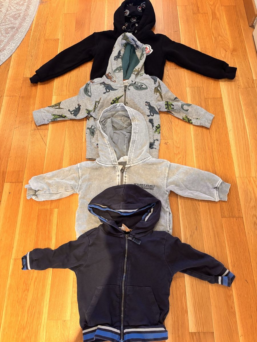 Kleiderpakete & -sets: Kinder Kapuzenpullover Set Grösse 92-116 – Gebraucht aus Klingnau von Tiara2023