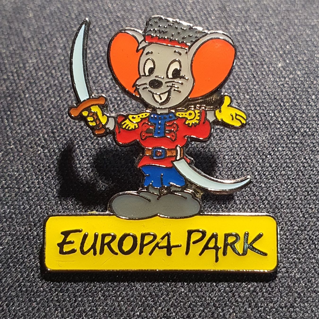 Placchette & Badge: E744 - Pin Europa Park Maus Seeräuber – Usato da Reinach BL venduto da Boston-Verkauf