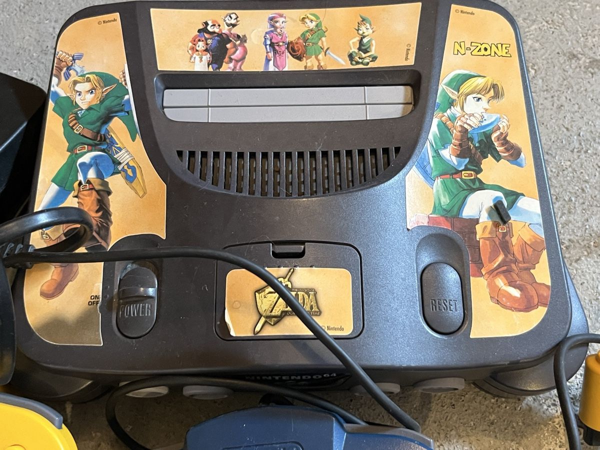 Nintendo Console: Nintendo 64 Konsole – Usato da Glarus venduto da Kathrin-1988 1