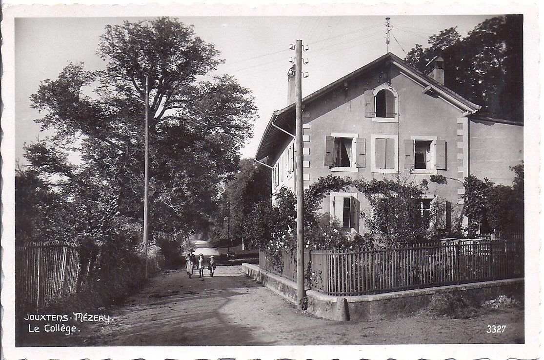 Cartoline postali: JOUXTENS - MESERY, le collège – Usato da Les Verrières venduto da Scampi0