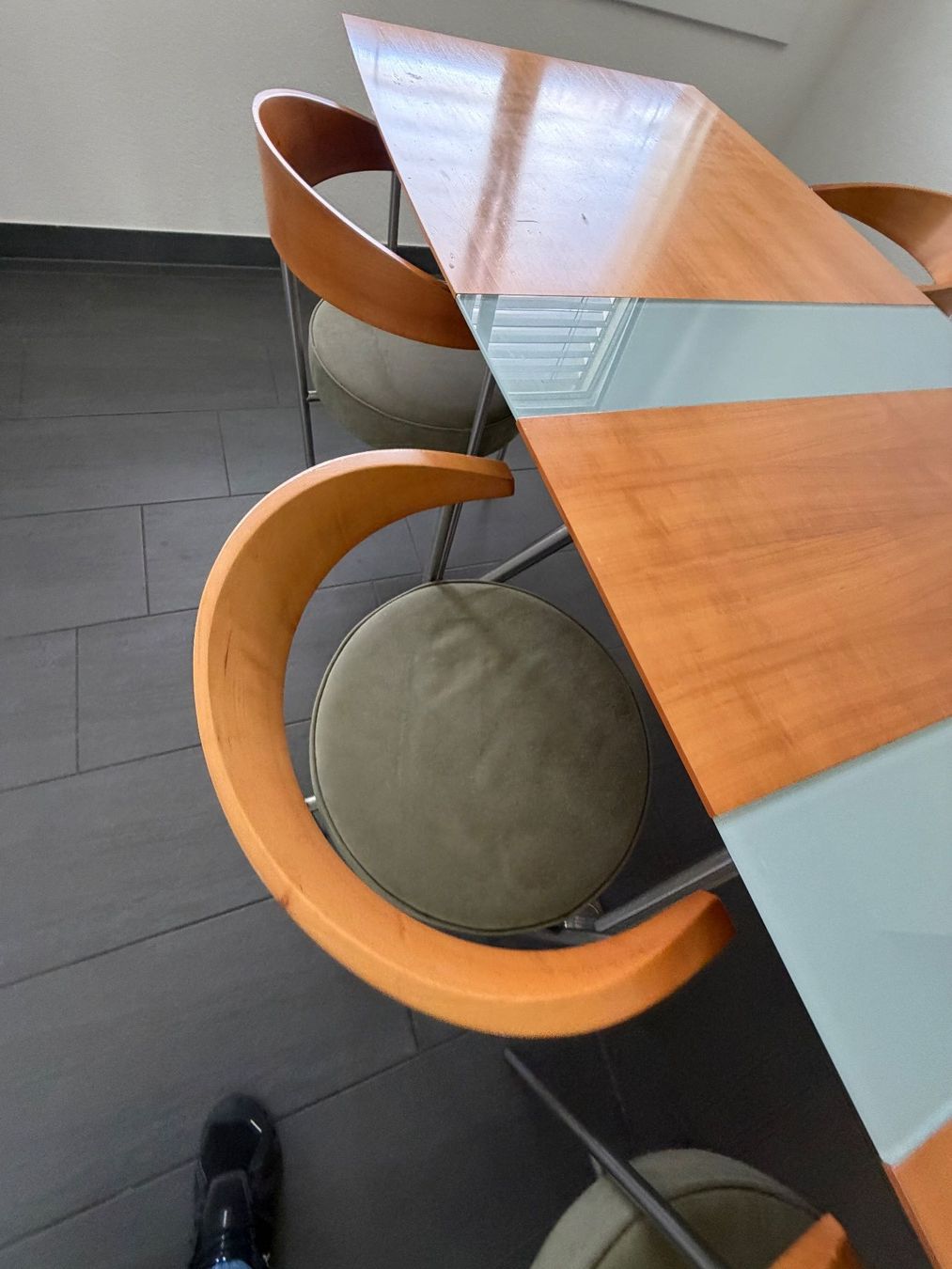 Set di tavolo e panche: Esstisch mit 6 Stühlen. Fast Gratis !! – Usato da Lufingen venduto da Psrana 1