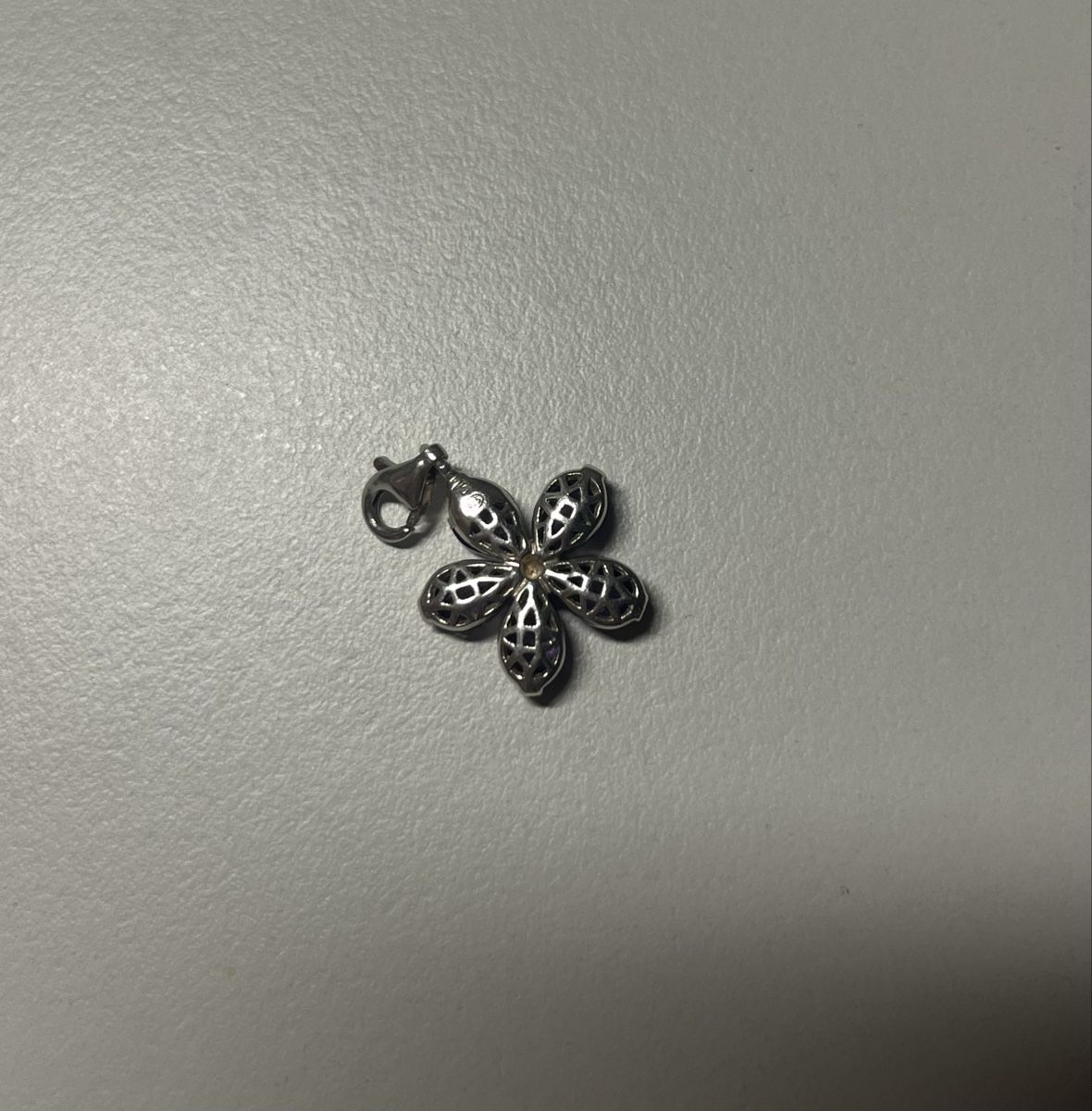 Thomas Sabo Pendentifs: Thomas Sabo Charm Blume lila  – D'occasion à Möhlin par eny_lsk7 2