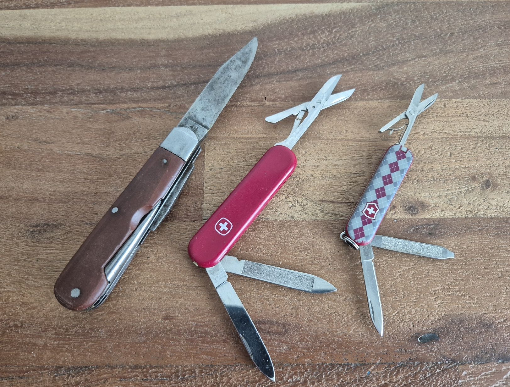 Victorinox Coltelli tascabile: 3 Taschenmesser – Usato da Zürich venduto da Dalema13 1