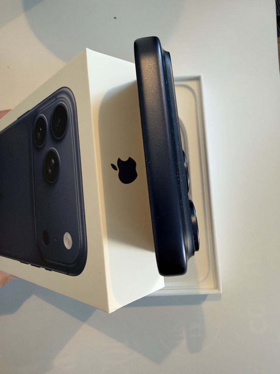 Apple Telefoni cellulari / Smartphones: Iphone 17 pro max 256GB tiefblau – Usato da Wildegg venduto da _wysiwyg_ 5
