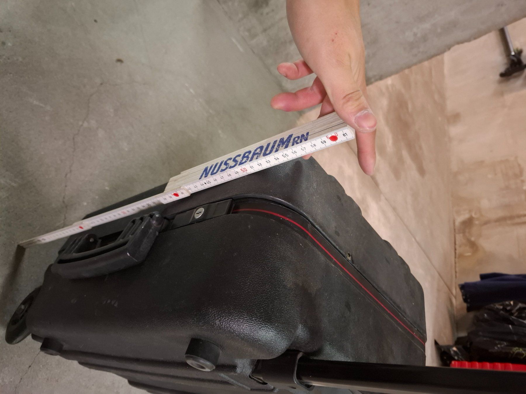 Alle Werkzeuge: Valise outillage – Gebraucht aus Fribourg von DC-SAN 8