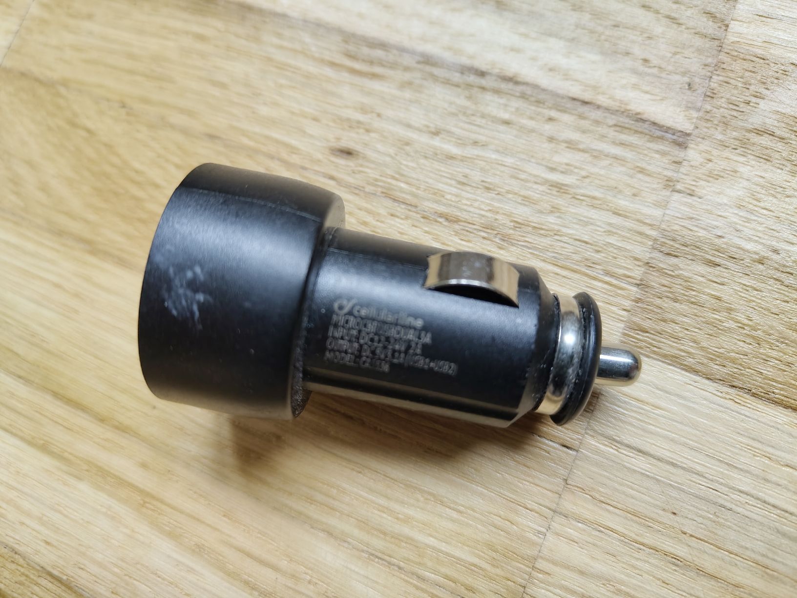 Caricabatterie: Cellularline USB-Adapter für Auto, 2-Port – Usato da Zürich venduto da Almohammed 1