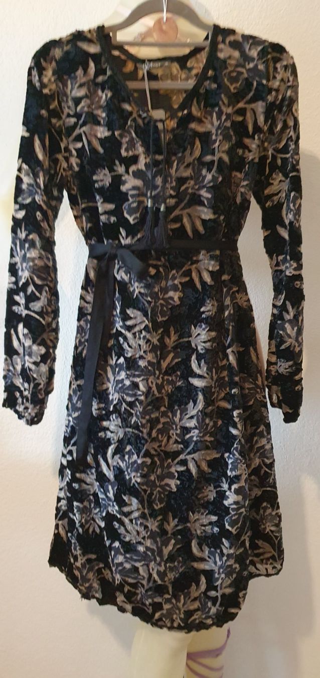 Nile Vestiti: NILE Kleid XS, NEU, Viscose – Nuovo e nell'imballaggio originale da Niederbipp venduto da fashionfuchs
