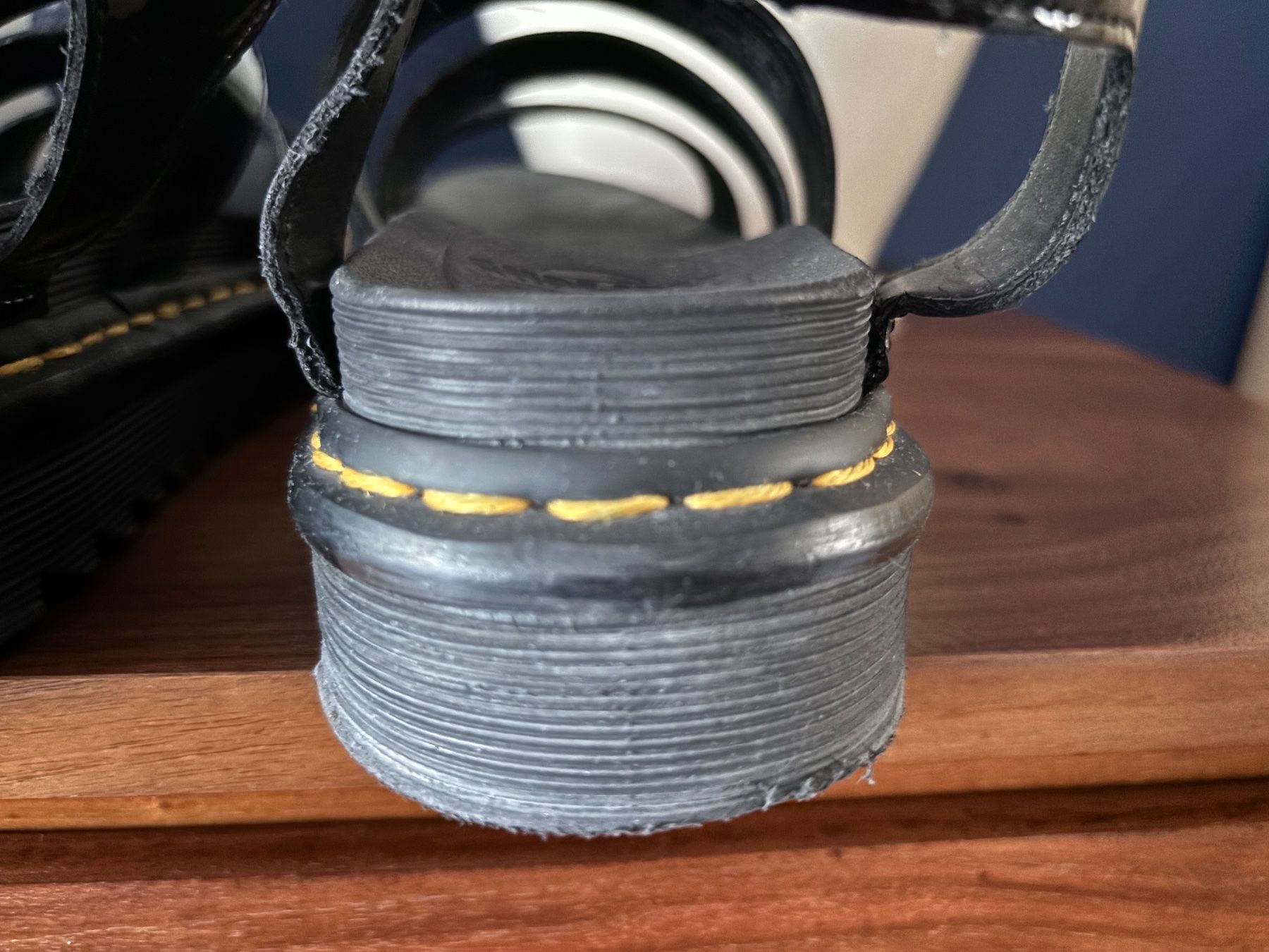 Dr. Martens Damenschuhe: BLAIRE BLACK PATENT LAMPER Schwarz – Gebraucht aus Zürich von STYLEHAUS 7