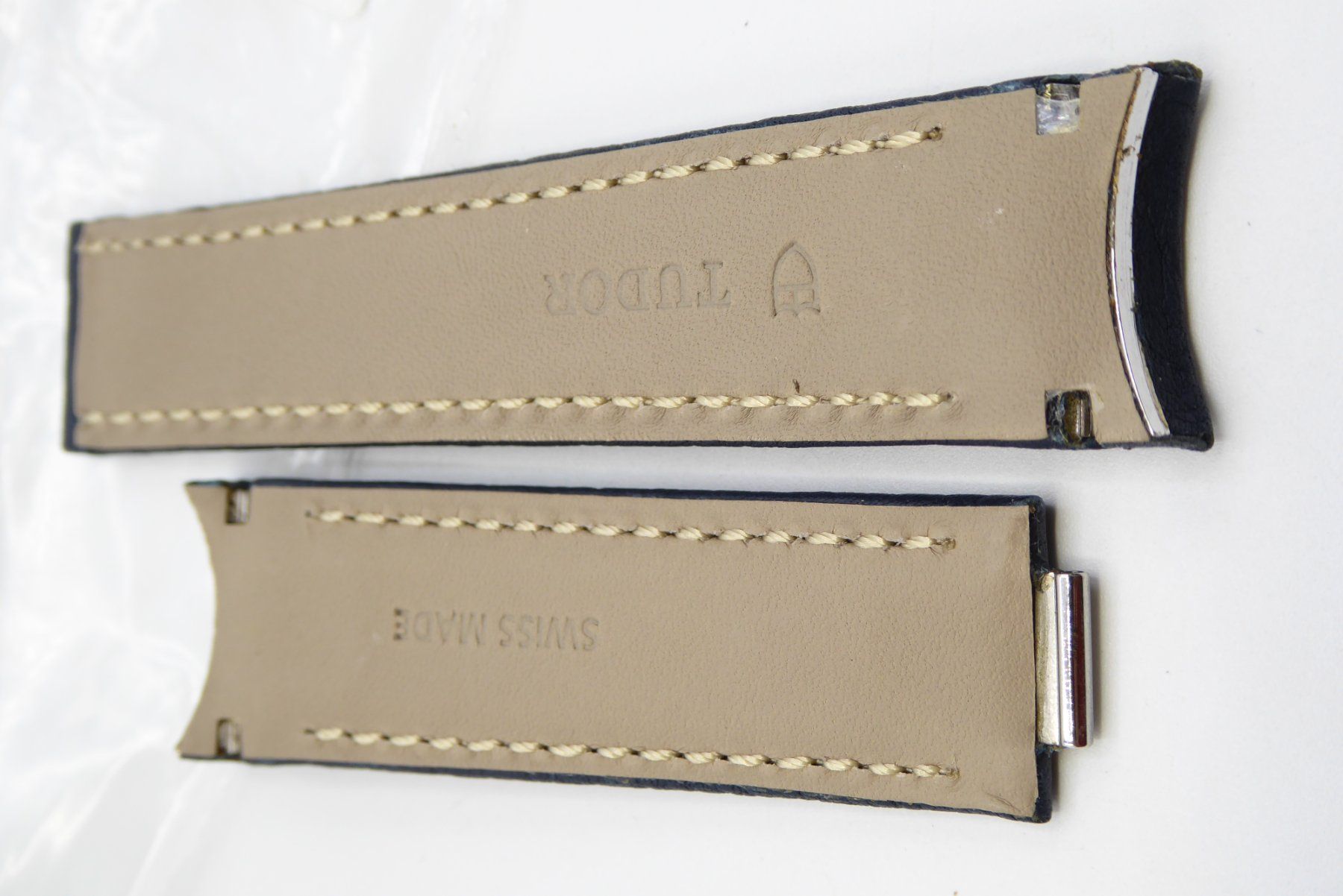 Tudor Orologi: Tudor Black Bay Leather Strap 20mm – Nuovo e nell'imballaggio originale da Geneve venduto da adr_xk6n 4
