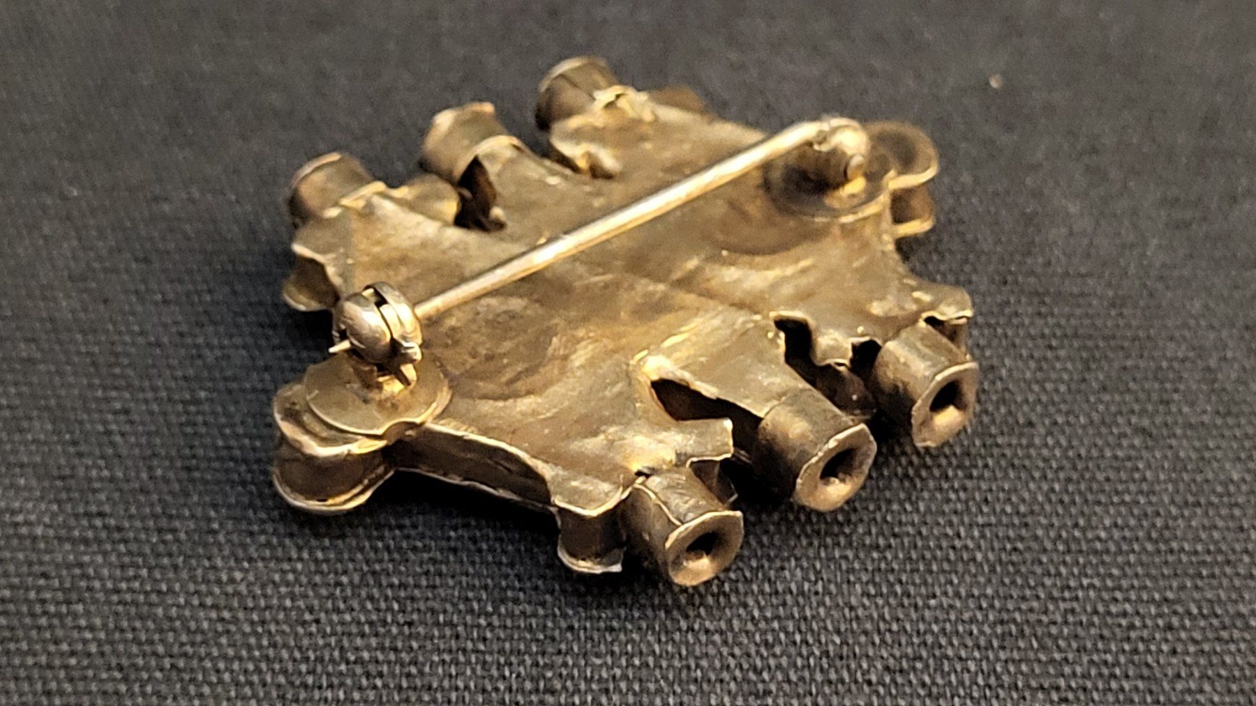 Broches & Aiguilles: Antike Brosche – D'occasion à Basel par spinne02 4