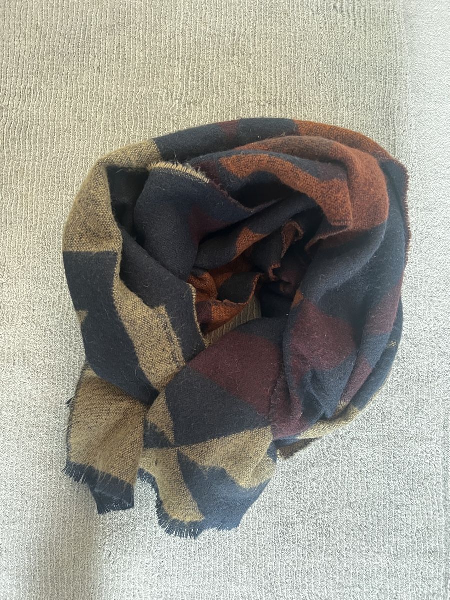 Foulard & Sciarpe: Warmer Herbst/Winter Schal – Usato da Bern venduto da fla_yj25