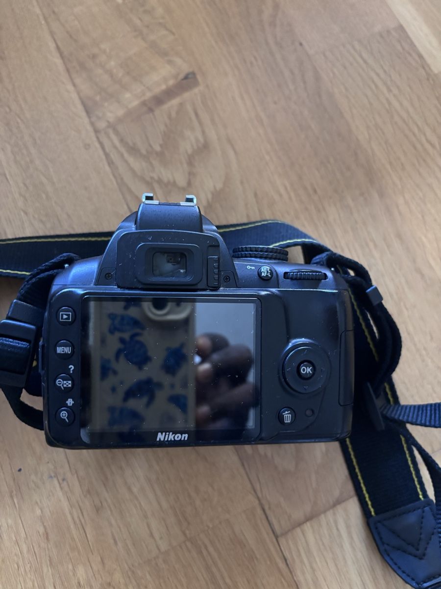Nikon Kamera: Nikon D3300 DSLR camera with accessories good condition – Gebraucht aus Bern von bos_kh75