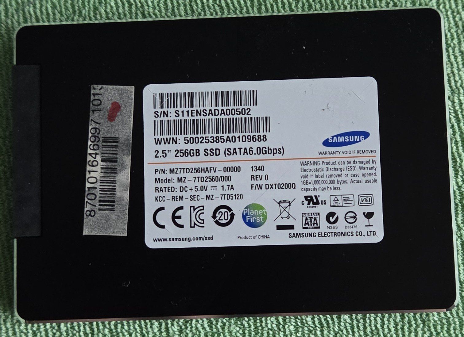 Samsung Disques durs: SAMSUNG SSD 256 GB – D'occasion à Kleindöttingen par keepITeasy