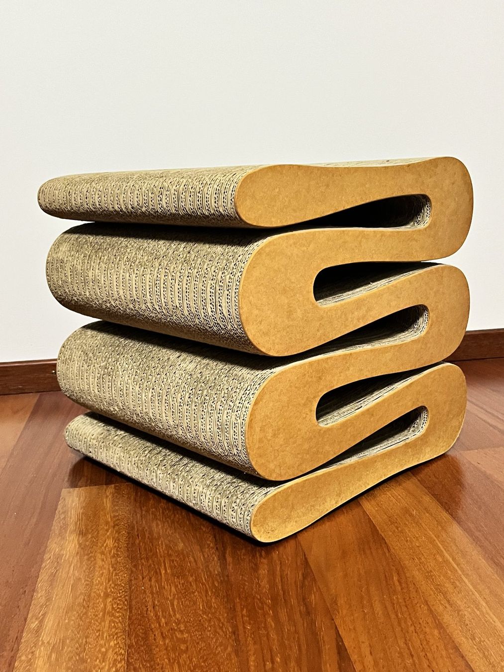 Vitra Sgabelli: Tabouret Wiggle Stool par Vitra – Usato da Fribourg venduto da eccto