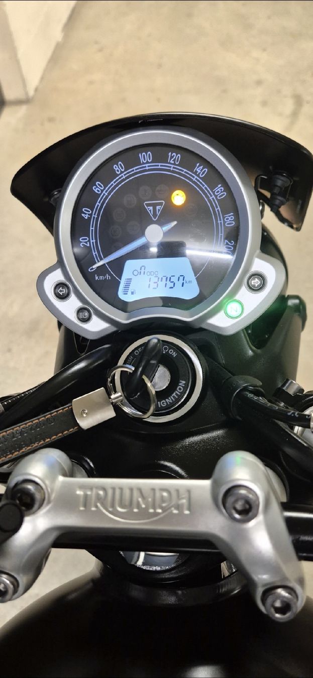 Triumph Strada: triumph street twin 900 i abs – Usato da Begnins venduto da jim_7mfm 4