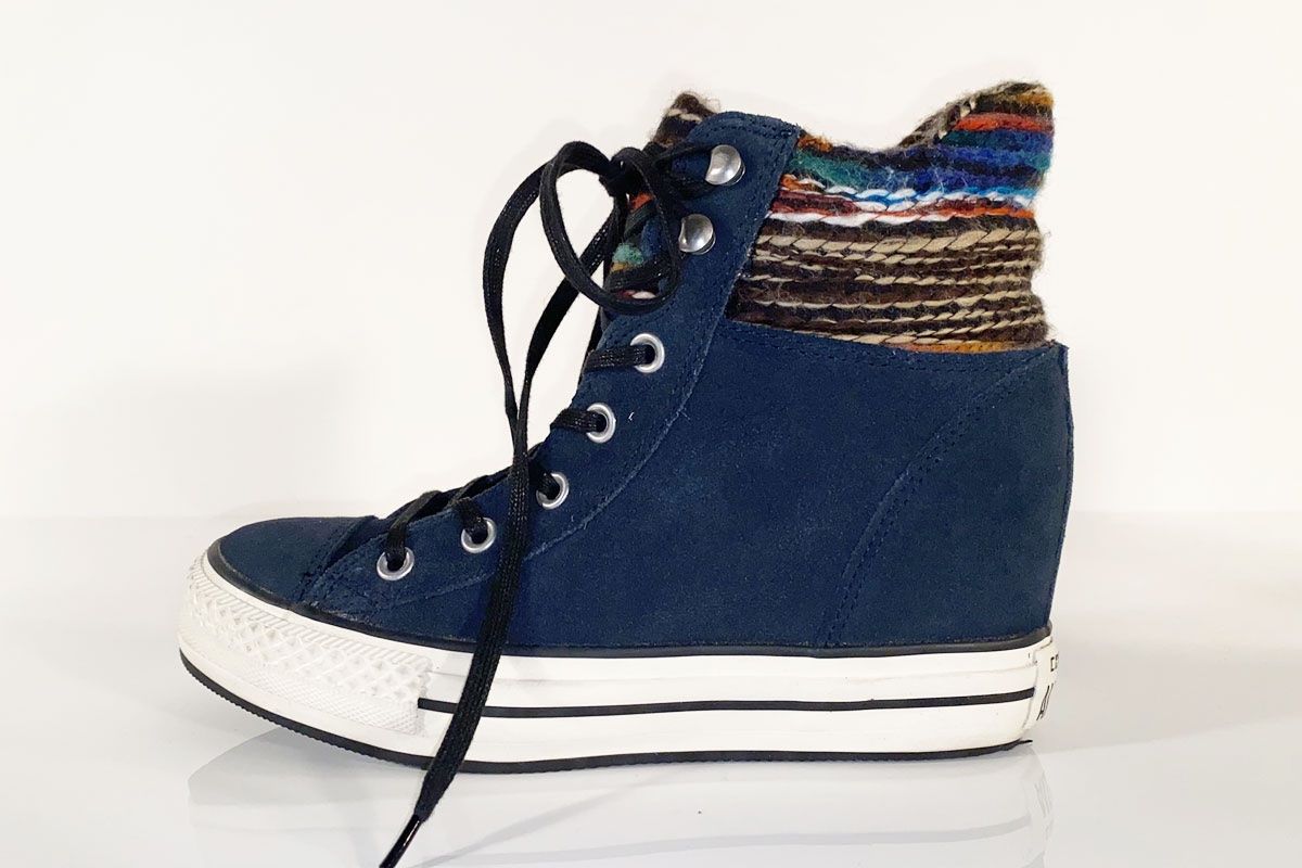 Converse Scarpe da donna: Converse Sneaker Chucks blau Special Edition Gr. 40 – Nuovo (secondo la descrizione) da Ballwil venduto da ClassicGallery 1