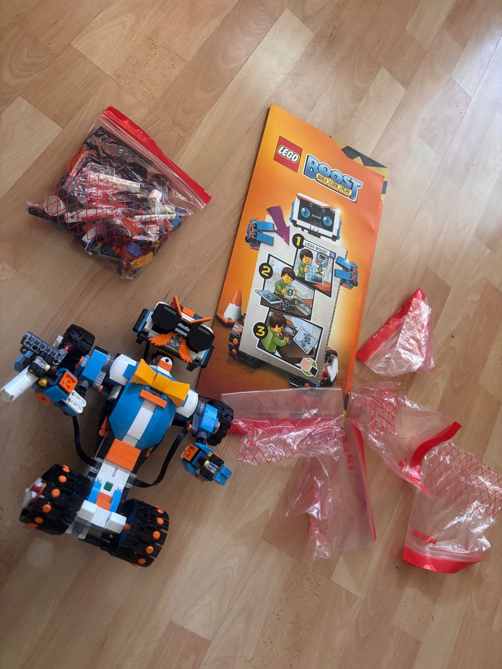 Lego Kit di costruzioni: Lego Boost Roboter Build Code Play 7 -12 , Set Lego 17101 – Usato da Thun venduto da Melpi2010 4