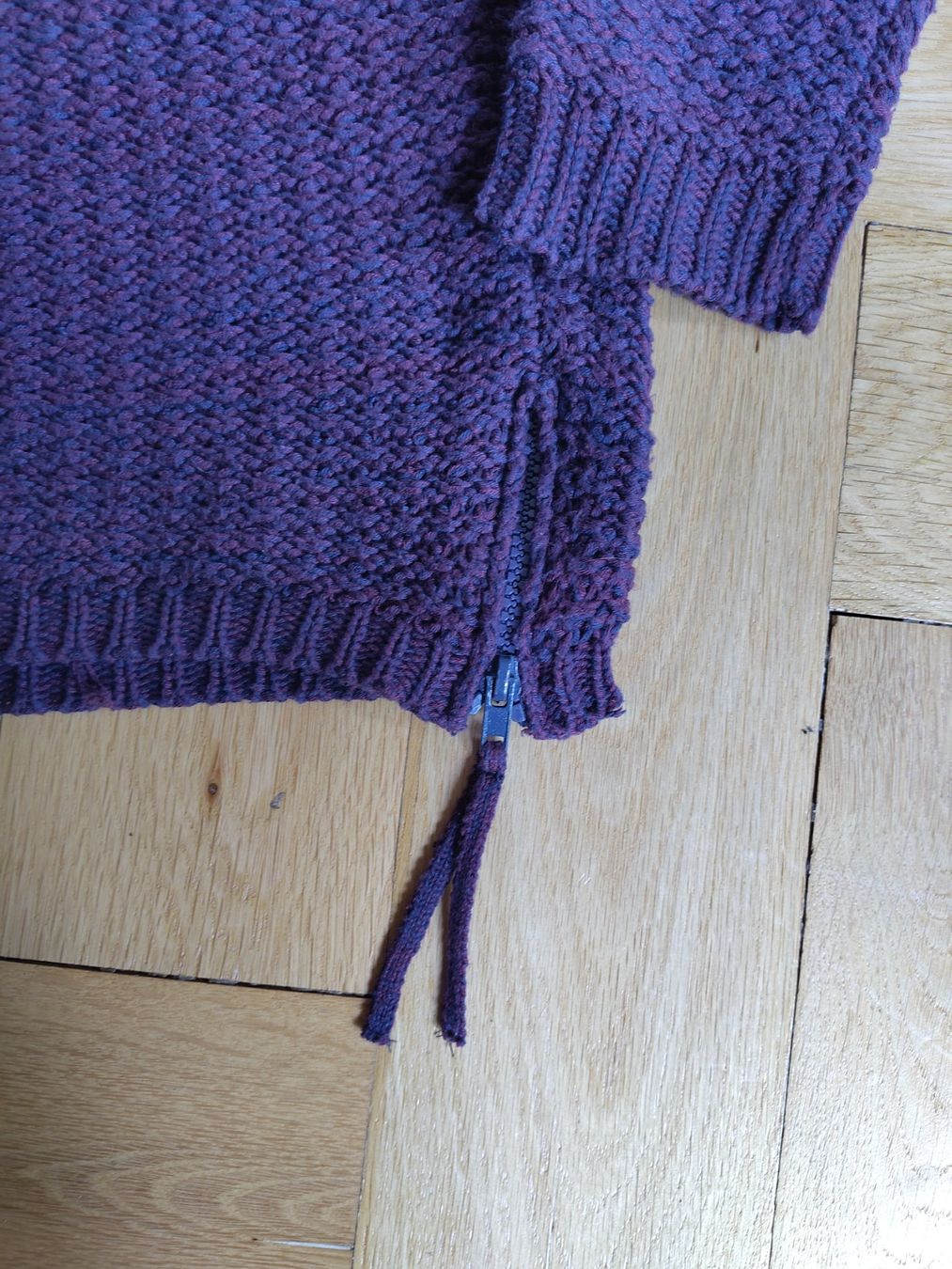 Pullover & Sweatshirts: Pullover – Gebraucht aus Bern von Linii 1