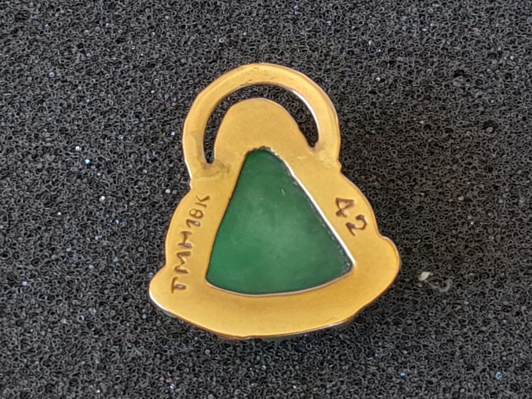 Ciondoli: Jade-Buddha mit Goldhalterung – Usato da Aeschi b.Spiez venduto da 52_wochen 2