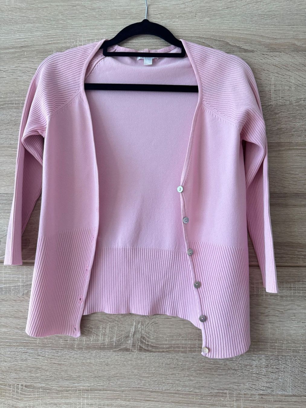 Mango Vestes: Cardigan rose pâle – Neuf (Voir description) à Montreux par Izapechee