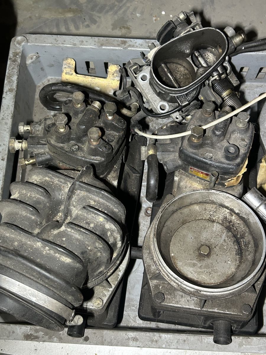 Volkswagen Tutti pezzi di ricambio auto: Golf 2 Mengenteiler – Usato da Gampelen venduto da ste_r6hj