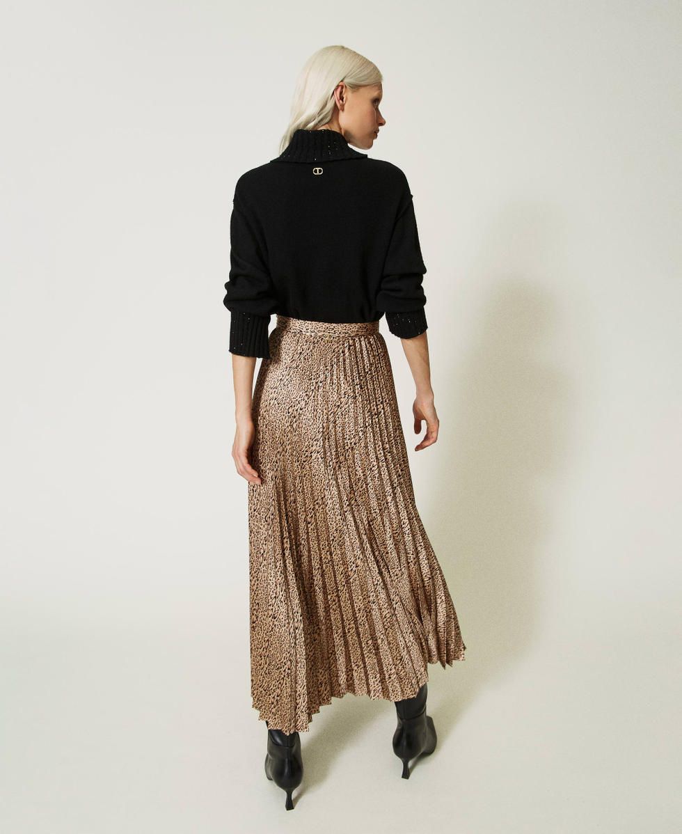 Twinset Gonne: Twinset Pleated Leopard Print Skirt – Usato da Corsier-sur-Vevey venduto da Kristina.Nova 2