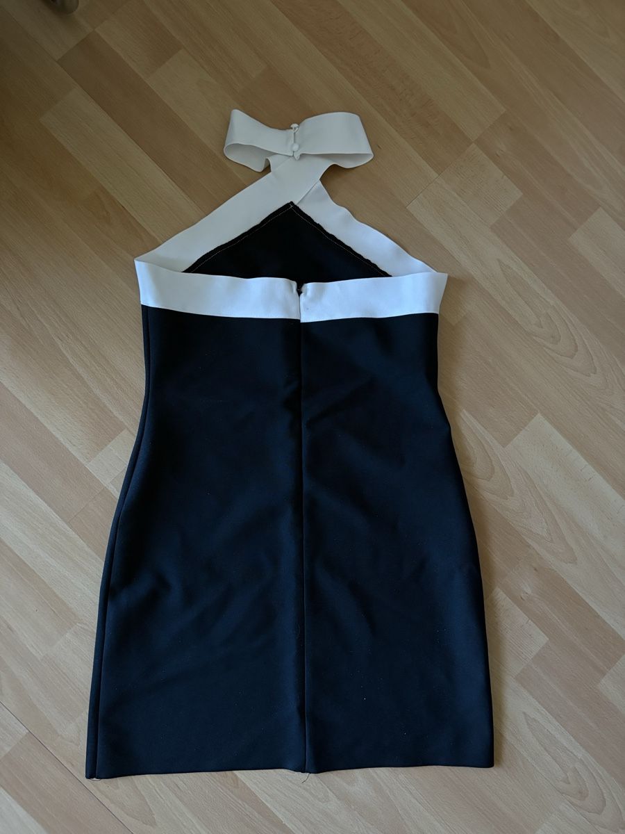 Robes: SCHWARZES NECKHOLDER-KLEID – Neuf (Voir description) à Bettwiesen par wombat90 1