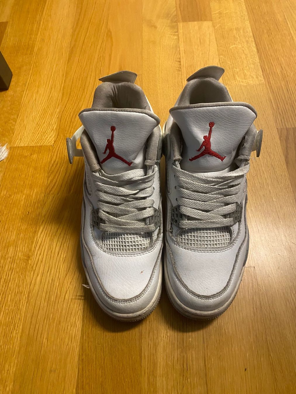 Jordan Herrenschuhe: Jordan 4 Weiss Grösse 41 – Gebraucht aus Münchenstein von jul_r2nh