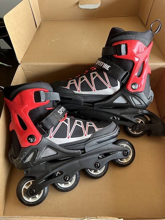 Patins à roul. & inline: Rollerblade Spitfire 36.5-40.5 – D'occasion à Corseaux par Perol01
