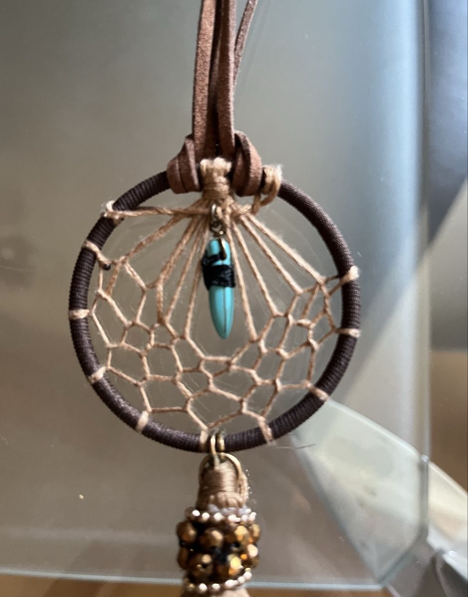 Catenine: Collier long attrape-rêves pierre turquoise pompons brun – Nuovo e nell'imballaggio originale da Genève venduto da Libellule477 2
