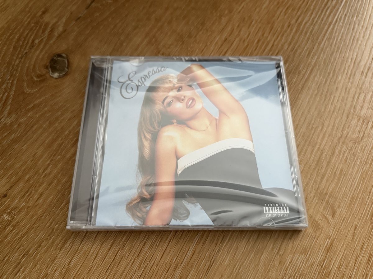 CD: Sabrina Carpenter - Espresso CD – Nuovo e nell'imballaggio originale da Ettingen venduto da robbenlos