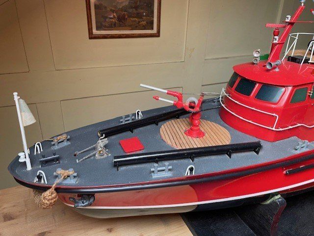 Robbe Modellismo RC: RC Modellschiff Löschkreuzer – Usato da Kehrsatz venduto da techpunk 1
