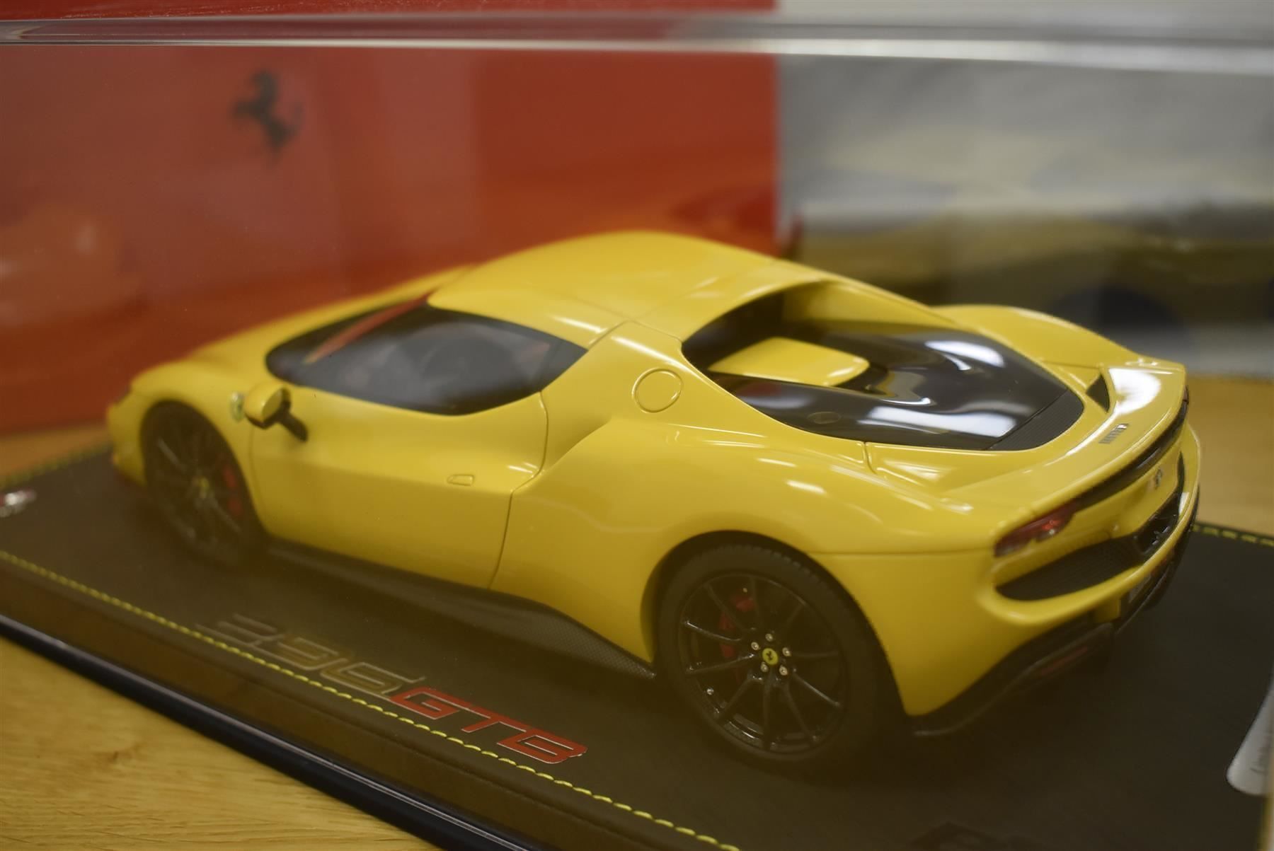 Modellini d'auto: Ferrari 296 GTB gelb 1/18  BBR – Nuovo e nell'imballaggio originale da Stein AR venduto da Krabbe2 1
