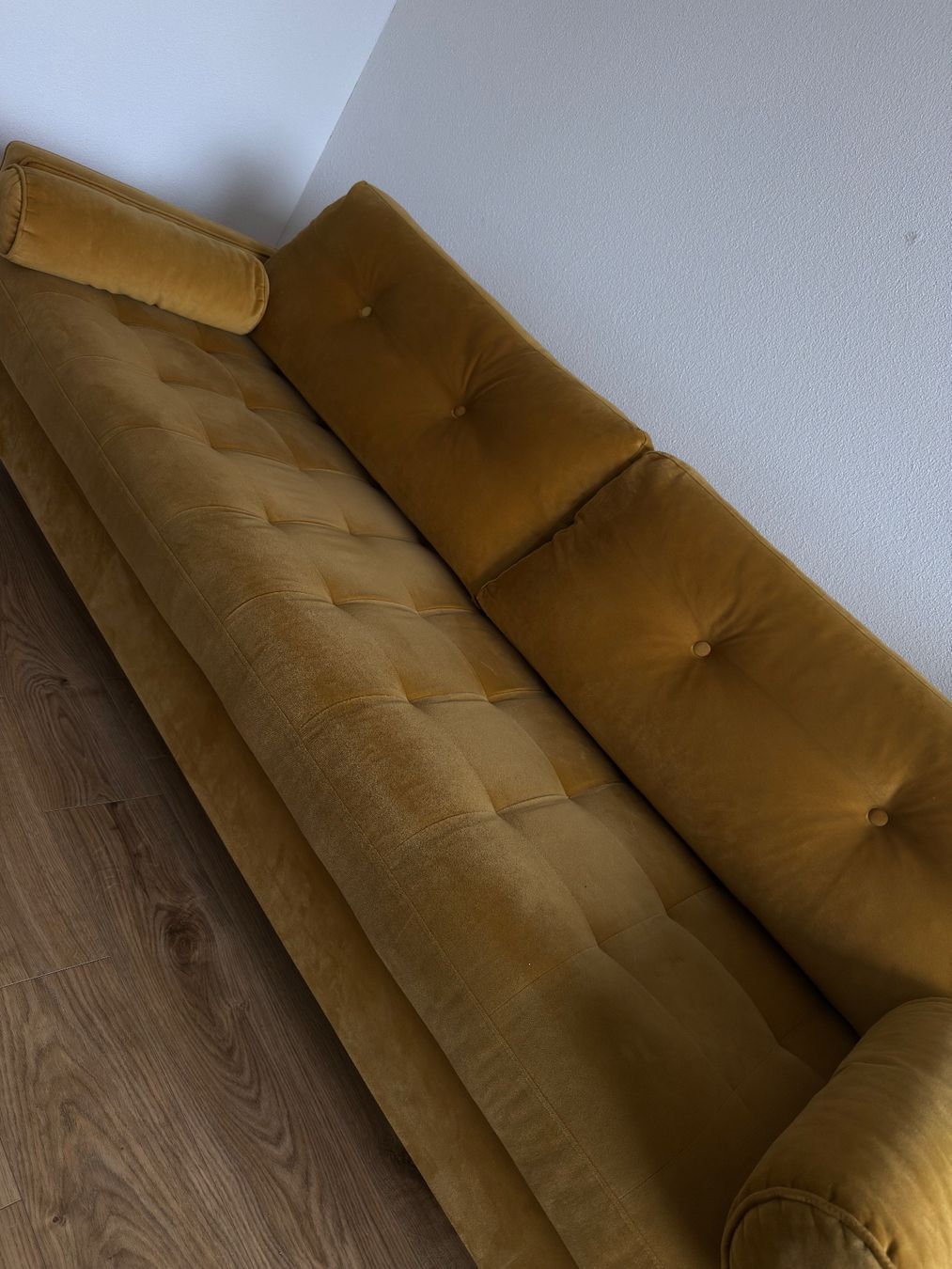 Sofas: Schlafsofa | Sofa | Couch - Samtgold – Gebraucht aus Egg b. Zürich von Yves-Maurice 2