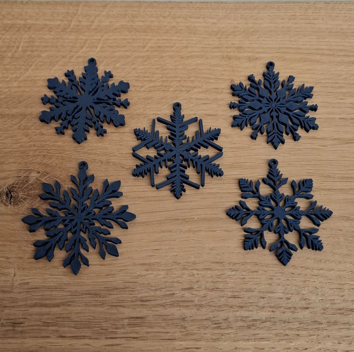 Tutte le decorazioni: 5er Set Schneeflocken Winterdeko Christbaum Schmuck – Nuovo e nell'imballaggio originale da Zug venduto da marc.attinger 2