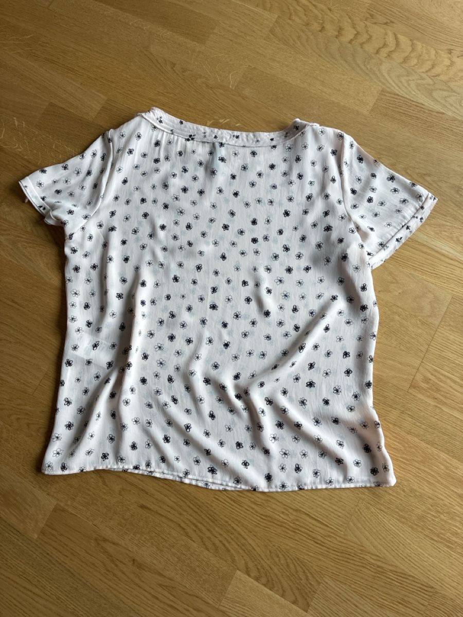 Marc Cain Camicette: Hübsche Bluse von MARC CAIN, Gr. N5 – Usato da Zürich venduto da manyd 1