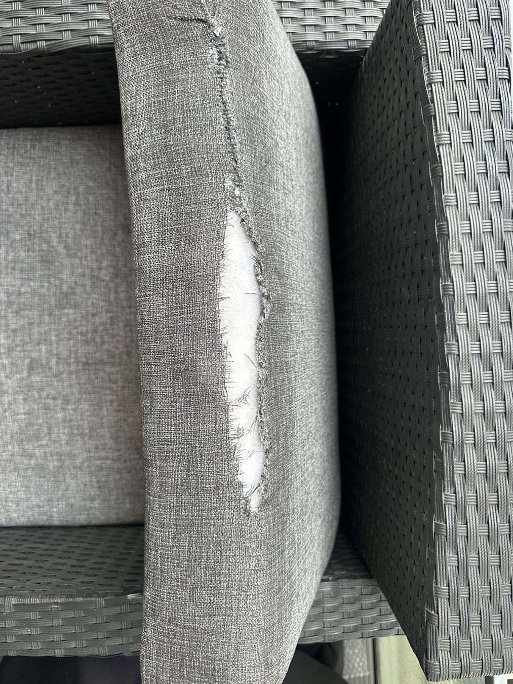 Set di tavolo e panche: Gartenlounge Set Polyrattan 4-teilig – Usato da Frauenfeld venduto da ZoDr 2