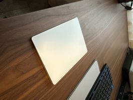 Apple Magic Trackpad weiss gebrauchter Zustand